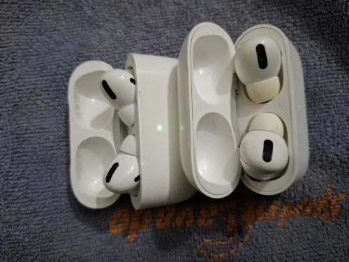Oreillettes Airpods et plusieurs types de marques cabats (européen)....