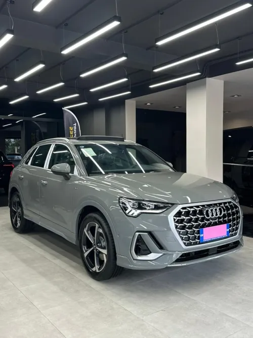 Audi Q3 2026 S-LINE