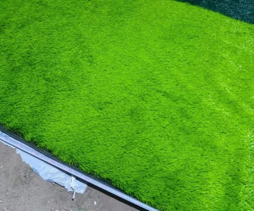 فوم البولي إيثيلين تحت النجيلة الصناعية/Mousse en polyéthylène sous le gazon synthétique