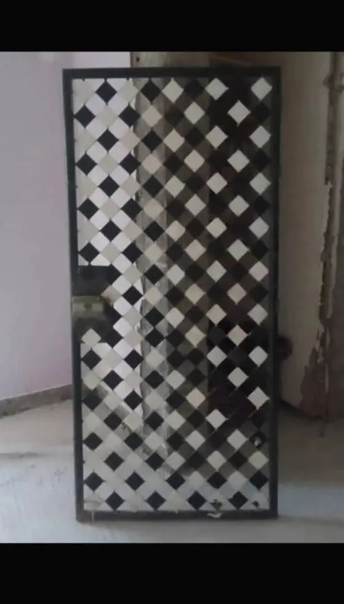 Porte métallique 