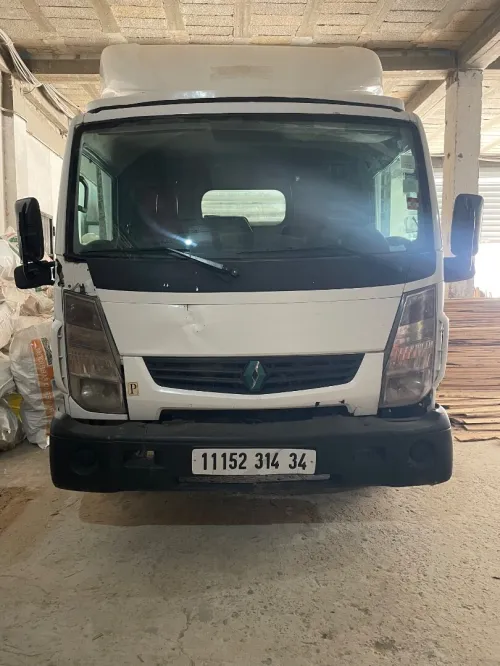 Renault Maxity 2014