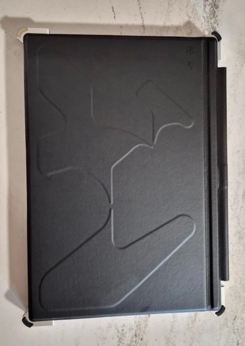 ASUS ROG Flow Z13 _ i9 13e/ RTX4070 / 32GB جاي من موديل قاوي وخفيف  في حالة نظيفه