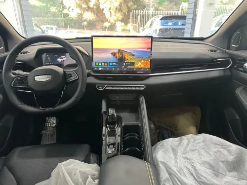 Geely Coolray 2025 