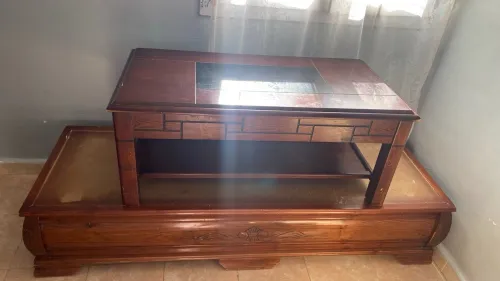 طاولة و كانابي مستعمل