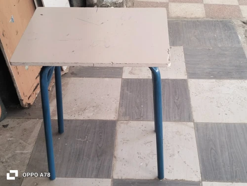 Tables et chaises scolaire