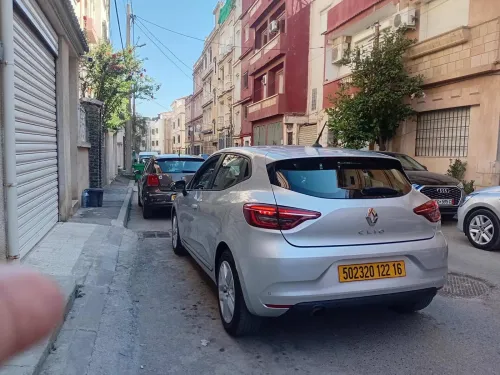 Renault Clio5 2022 Bisnis