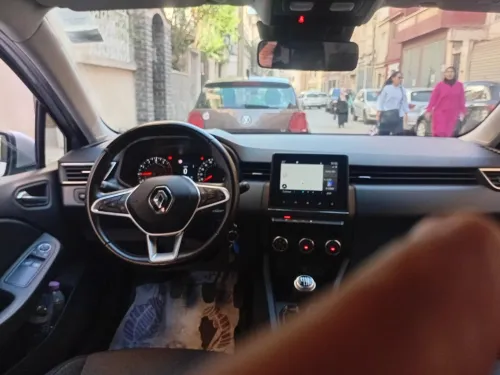 Renault Clio5 2022 Bisnis