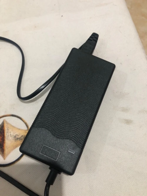 chargeur trontinette électrique