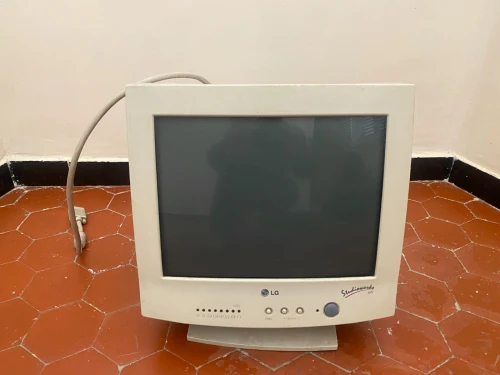Téléviseur grundig + Poste Radio brandt + Écran PC