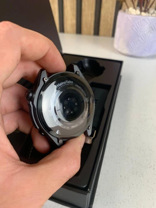 Smartwatch Haino Teko RW-61 avec écran AMOLED lampe de poche intégrée et 3 paires ساعة ذكية أصلية