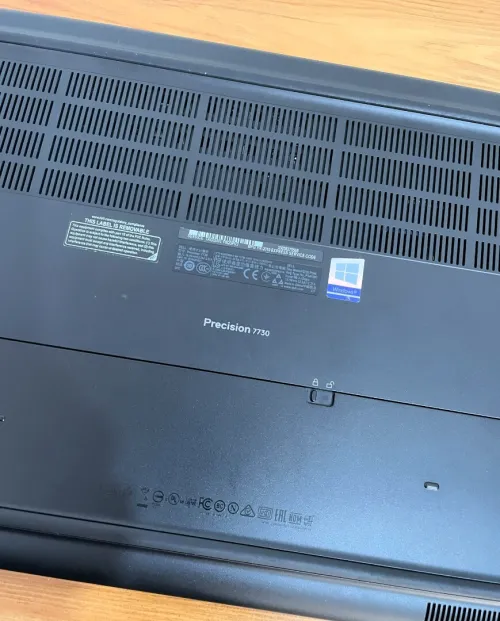 DELL Precision 7730  - Worstation | i7-8850H, RAM 64Go, 512Go SSD, Quadro P3200 6Go, 17 pouces FHD