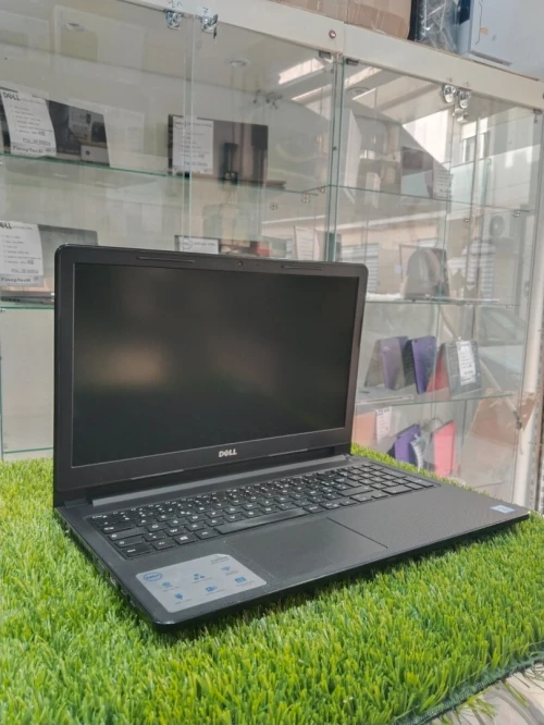 Dell Vostro 15 3000 | i5 7eme Ram 8go SSD 256go 15.6"  