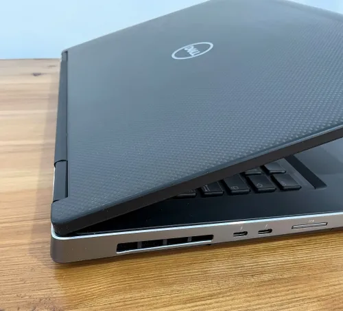 DELL Precision 7730  - Worstation | i7-8850H, RAM 64Go, 512Go SSD, Quadro P3200 6Go, 17 pouces FHD