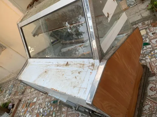 Presentoire et table de travail pour une pizzeria 