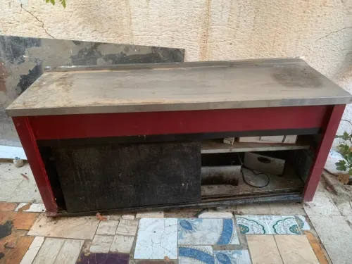 Presentoire et table de travail pour une pizzeria 