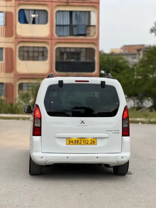 Peugeot Nv 2012 الجديدة