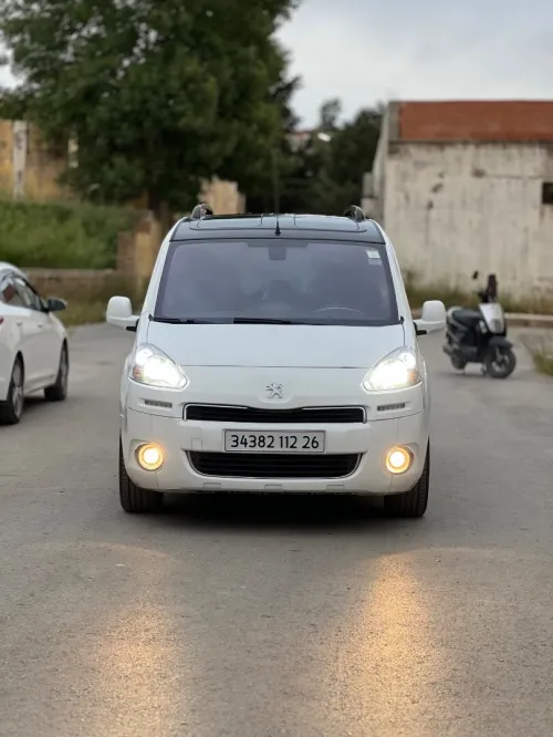 Peugeot Nv 2012 الجديدة
