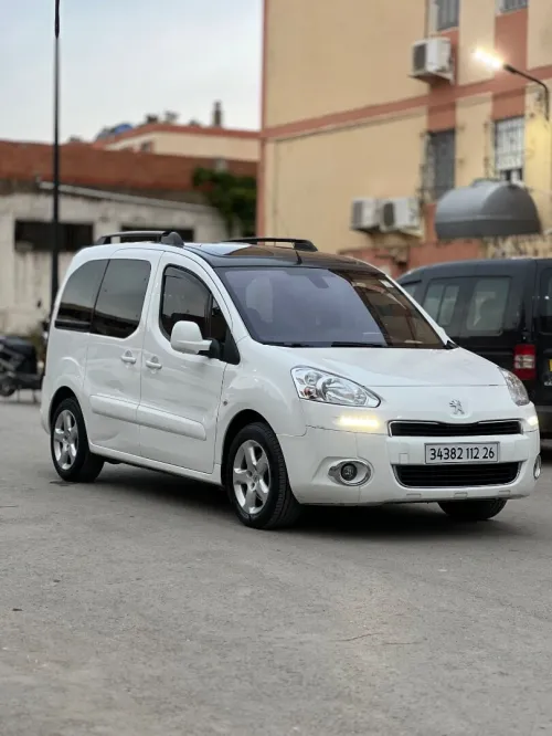 Peugeot Nv 2012 الجديدة