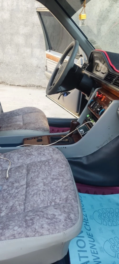 Mercedes Classe E 1992 D300