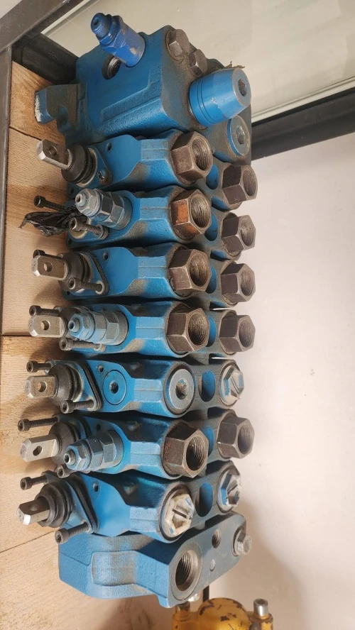 Distributeur hydraulique CASE et TERAX
