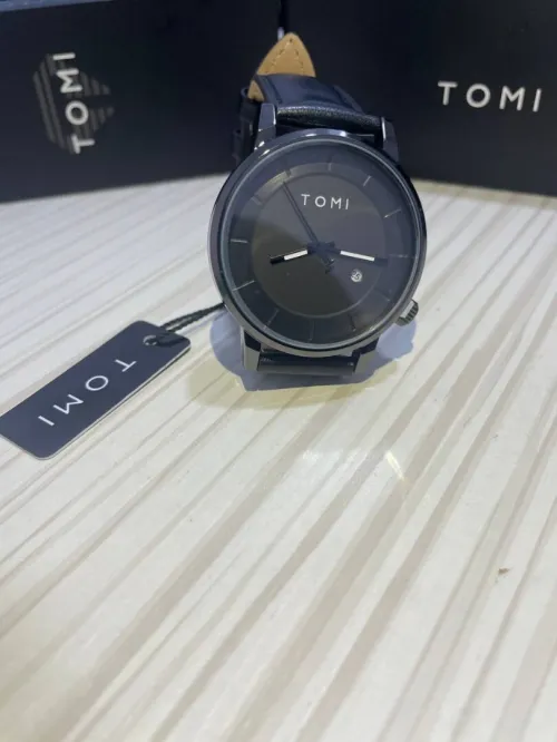 ساعة اليد رجالية من العلامة TOMI