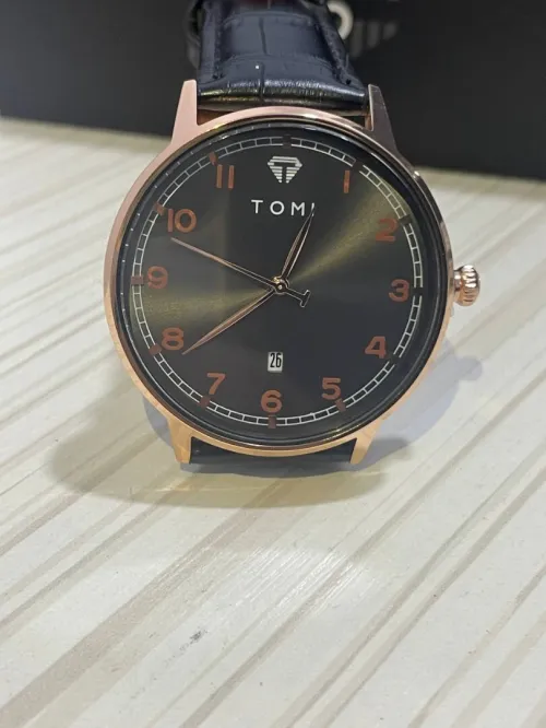 ساعة اليد رجالية من العلامة TOMI
