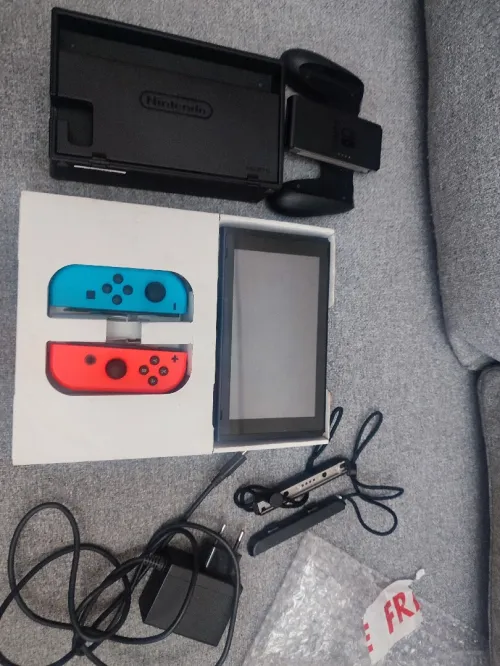 Nintedo switch v2 2023 jdida neuf