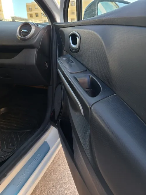 Renault Clio 4 2015 Limited 2
