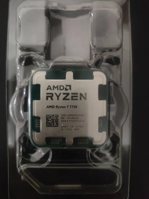 AMD RYZEN 7 7700