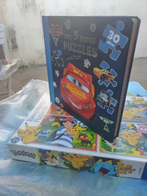 Livres et grande boîte de puzzle pour enfants