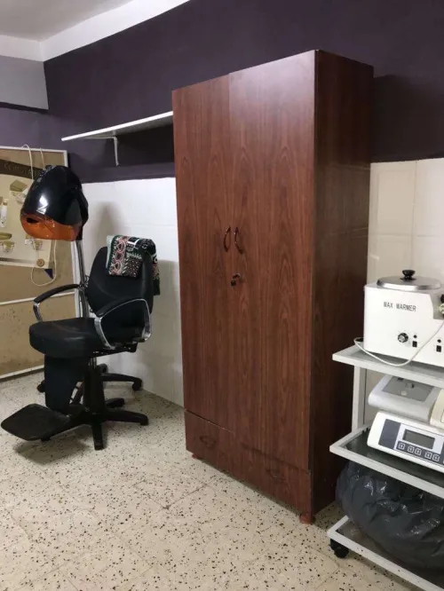 Vendre tout le matériel de coiffure et esthétique état comme neuf 