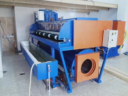 fabricaion de machine de nettoyage et lavage de tapis صناعة آلات تنظيف وغسيل السجاد