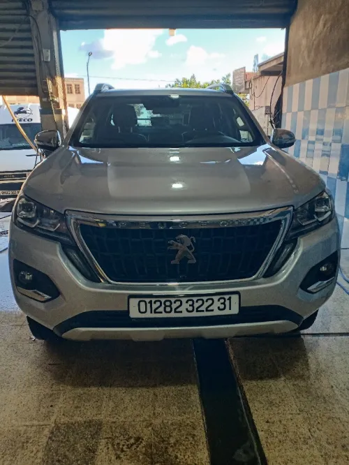 Peugeot Landtrek 2022 .