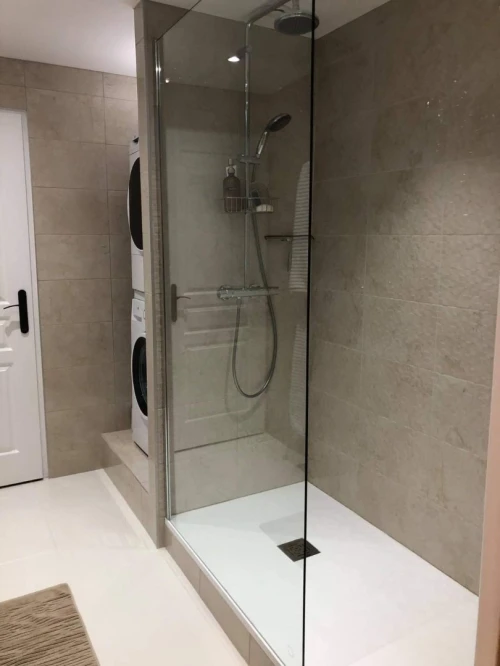 cabine de douche inox rompe escalier