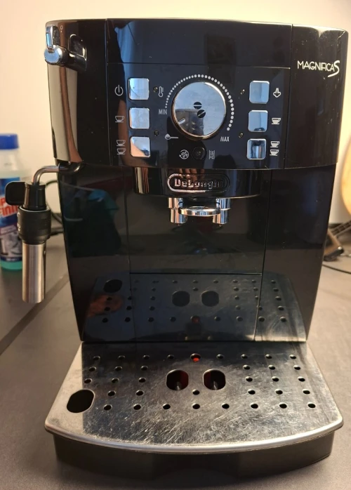 Machine à café DeLonghi Magnifica S