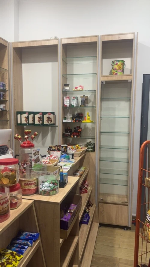 Meuble magasin cosmetique