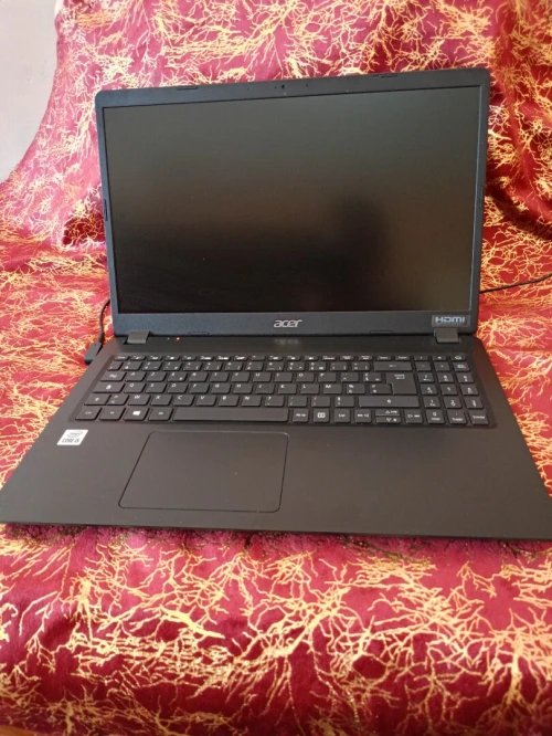 PC portable ACER Extensa 15 (EX215-52-517E)
