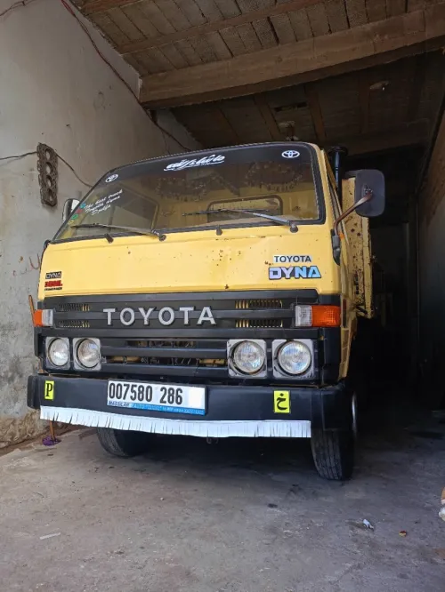 Tayota Dyna 1986