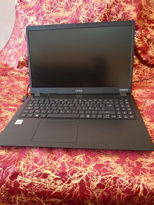 PC portable ACER Extensa 15 (EX215-52-517E)
