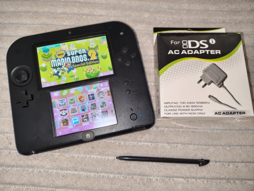 Nintendo 2DS avec Flash et 50 jeux