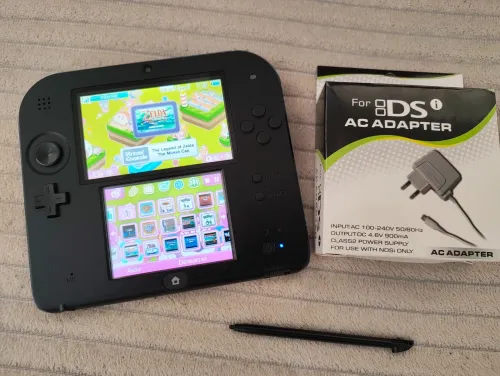 Nintendo 2DS avec Flash et 50 jeux