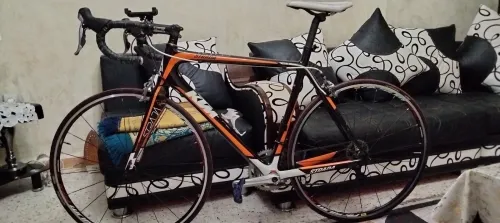 Vélo de route full carbone 