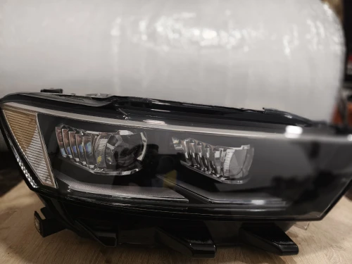 PHARE AUDI Q2