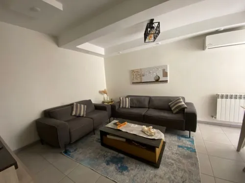 Fauteuil et Table base