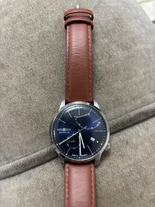 Zeppelin montre 