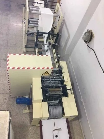 Machine de fabrication des sachets en papier