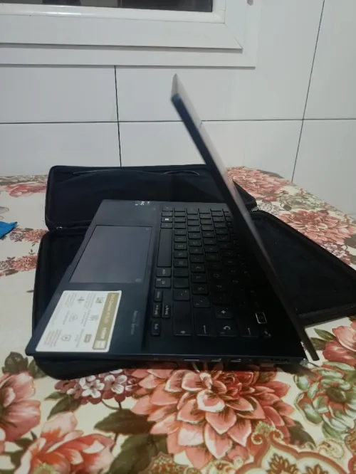 Asus zenbook 14 oled i9 13eme generation