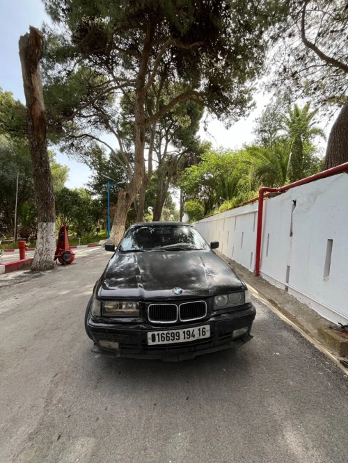 BMW E36 1994 Mafihach sbigha fiha chwya les retouches