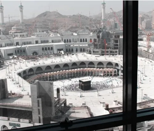 عروض الباقة المتميزة لشهر رمضان المبارك 15 يوم اواخر فنادق مطلة على الحرم ابتداءا من690000 دج