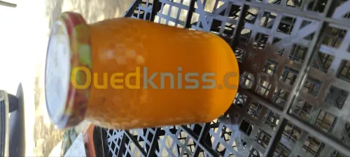 بيع عسل نحل حرة و طبيعة بالضمان